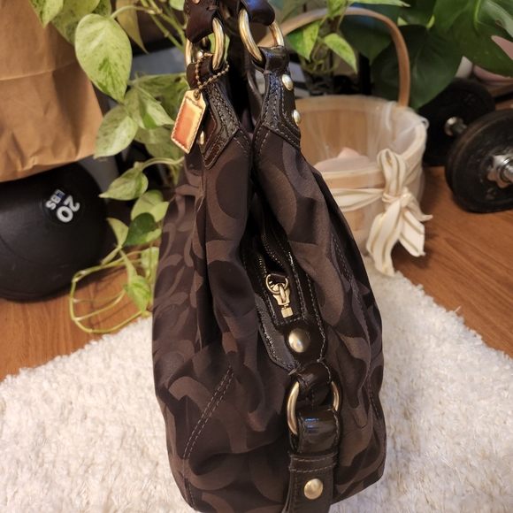 Coach Signature Archive Bag - Picture 2 of 11